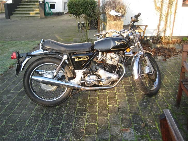 Norton 850 Roadster billede 2