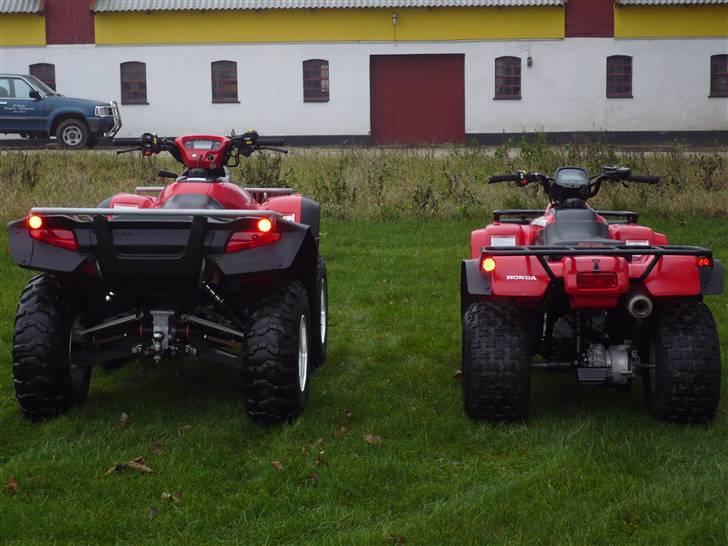 Honda Rincon - Her er lige lidt sammenligning med min 250 CCM crosser. 650´eren er lidt større ;-) billede 14