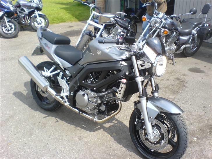 Suzuki SV650AK7   SOLGT - UUUUUHHMMMM -Afhentning af spritny mc. Findes der noget bedre? billede 2