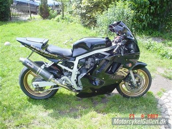 Suzuki gsxr 750 med R1 RØV(SOLGT billede 1