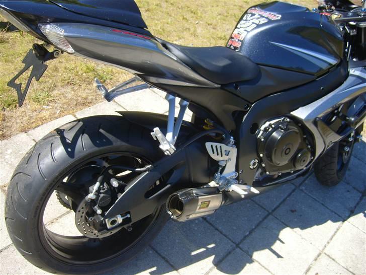 Suzuki GSX-R 750 K7  billede 8