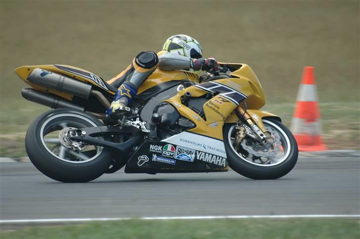 Yamaha YZF-R1 ¤SOLGT¤ - sorry, har ikke så mange billeder af mc´en alene. billede 4