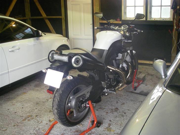 Yamaha MT-01 - Selv en bred bag kan være lækker!!! billede 6