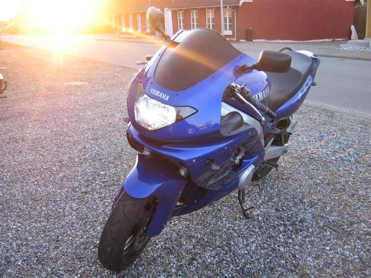 Yamaha YZF 600 R THUNDERCAT - Ser nu godt ud efter montering af sort glas... billede 5