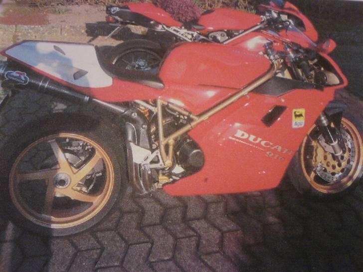 Ducati 916 SP3 nr. 451 - Meget dårligt billedkvalitet, men synes nu det sku med alligevel.. Der kommer selvfølgelig nye og bedre billeder til foråret!!! billede 9