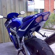 Yamaha yzf r6