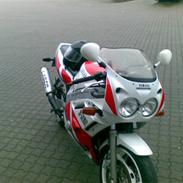 Yamaha fzr 600