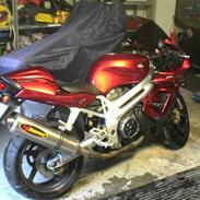 Aprilia sl 1000 falco