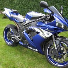 Yamaha YZF R1   == SOLGT ==