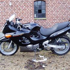 Suzuki gsx 750 f