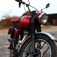 BSA B 40 