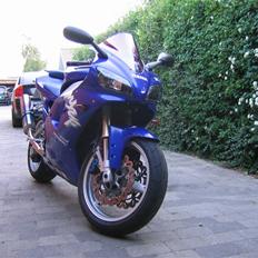Yamaha YZF R1