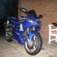 Yamaha YZF R1
