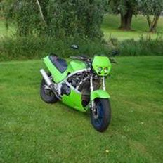 Kawasaki zx600 r