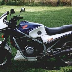 Honda VF 750 F (Solgt)
