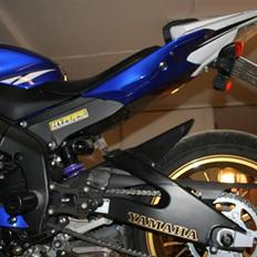 Yamaha R-Sexy