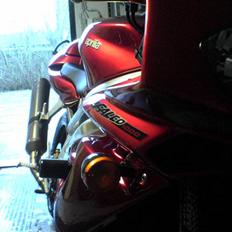 Aprilia sl 1000 falco