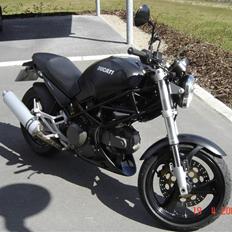 Ducati monster 600 dark