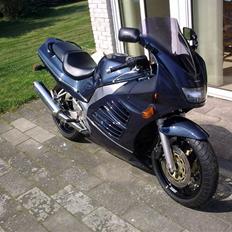 Suzuki RF 600 R solgt