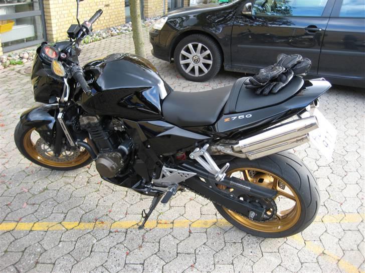 Kawasaki Z 750 (okt 2011 - totalskadet :-(...) billede 2