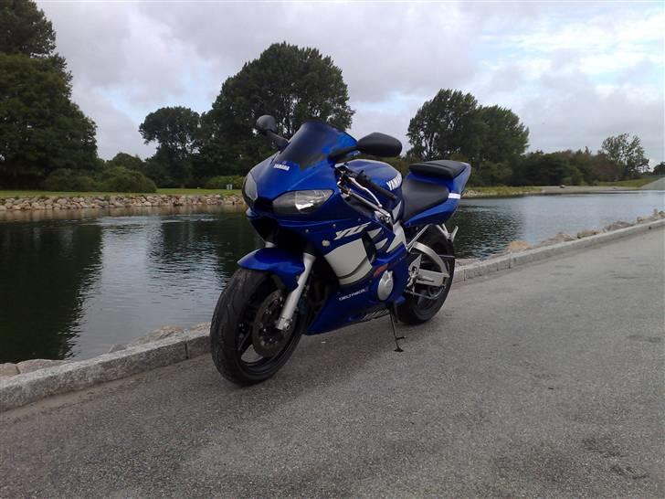 Yamaha yzf r6 billede 1