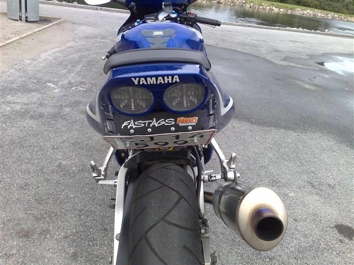 Yamaha yzf r6 billede 3