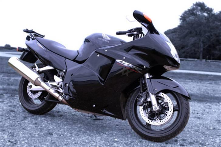 Honda CBR 1100XX Blackbird "Solgt" - Første billede af bebse billede 1