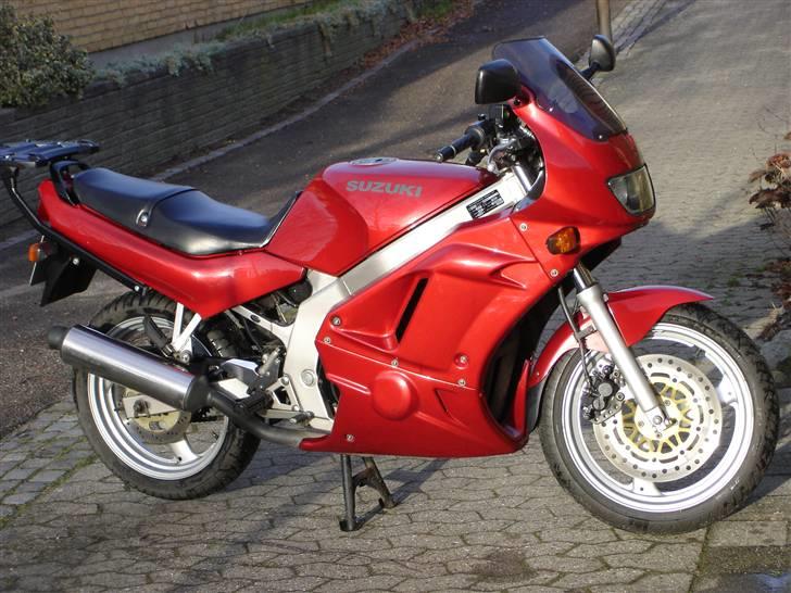 Suzuki GS 500E **Solgt** - Min Røde "Djævel" billede 1