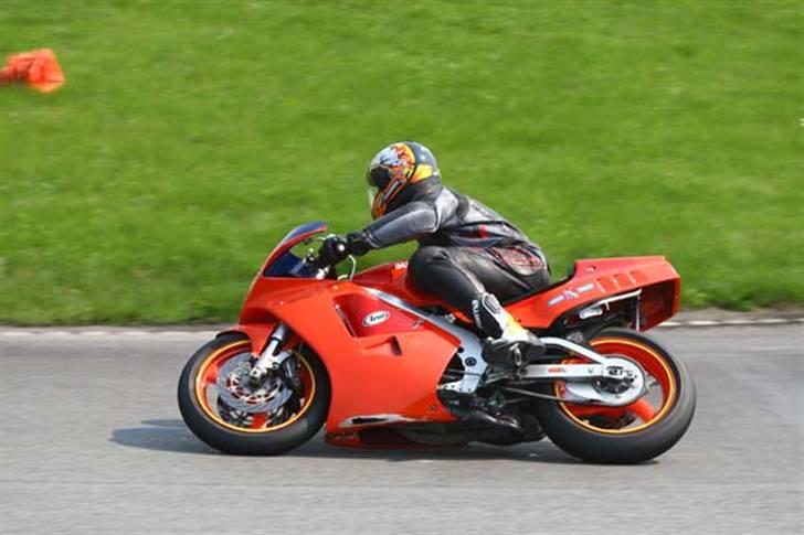 Suzuki rgv 250 vj22m billede 3