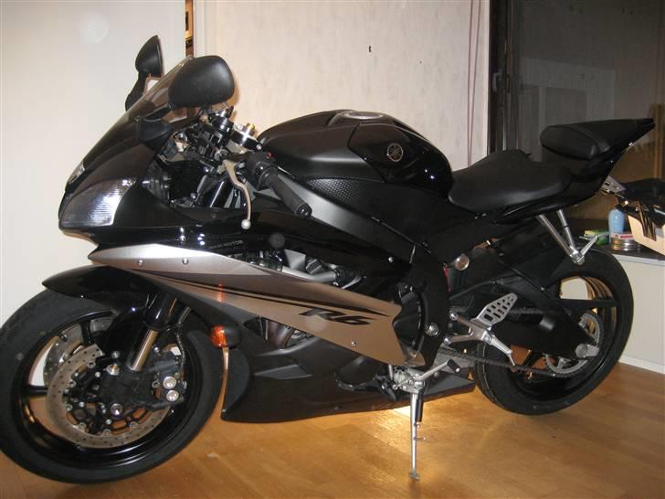 Yamaha yzf r6 billede 1