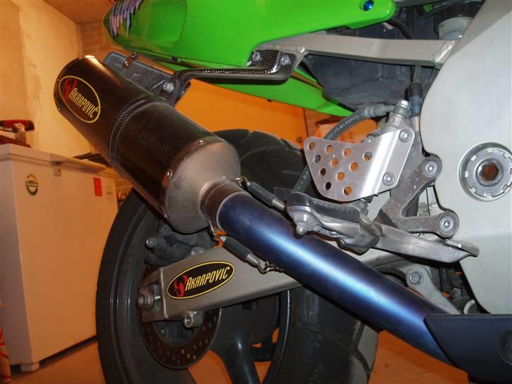 Kawasaki zx9r - titanium hele vejen op til cylindrene billede 5