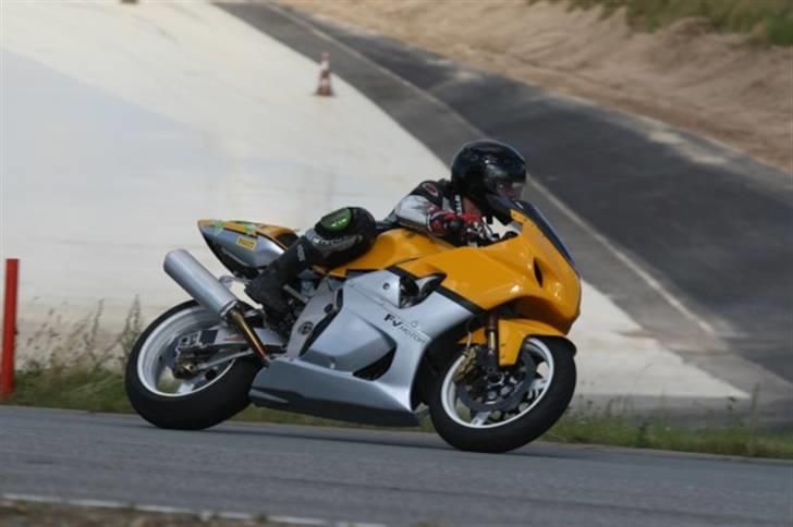 Suzuki gsxr 1000 K2 (solgt) billede 11