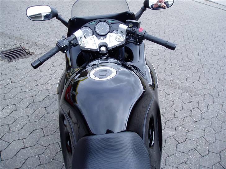 Suzuki gsx 750 f - billedet er taget da jeg var oppe og kigge på den inden jeg købte den  billede 4