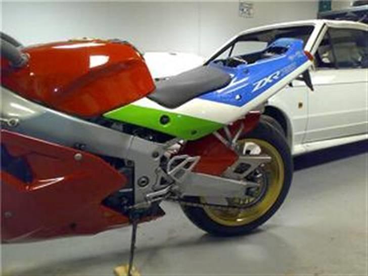 Kawasaki ZXR 750 Solgt - klar til syn og vurdering..  billede 14