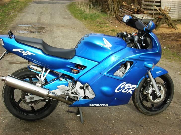 Honda cbr 600 **SOLGT** - 2007 før da jeg fik den nu er den omlakeret  billede 1