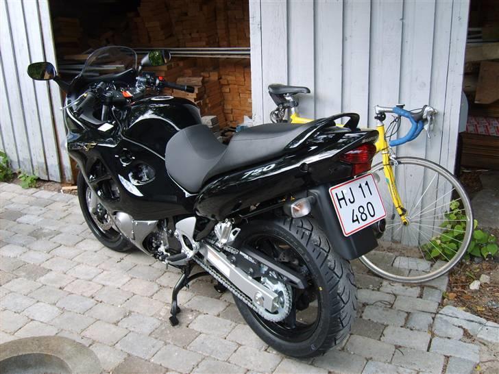 Suzuki GSX 750F billede 2