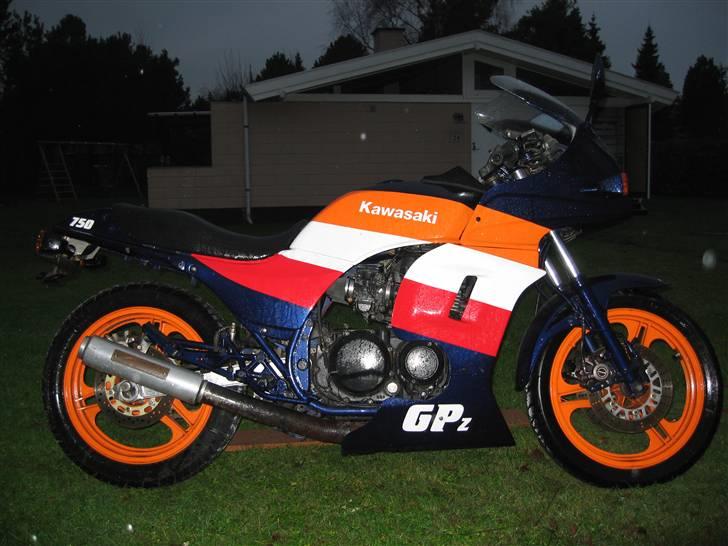 Kawasaki 750 GPz Unitrack billede 2