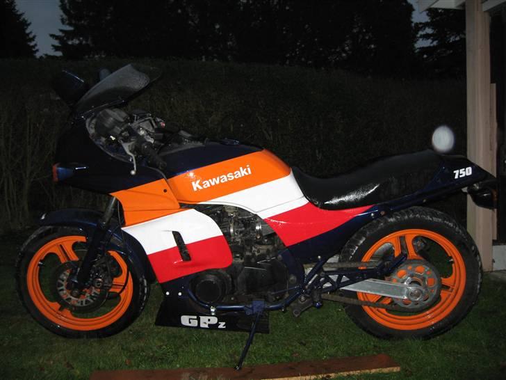 Kawasaki 750 GPz Unitrack billede 4