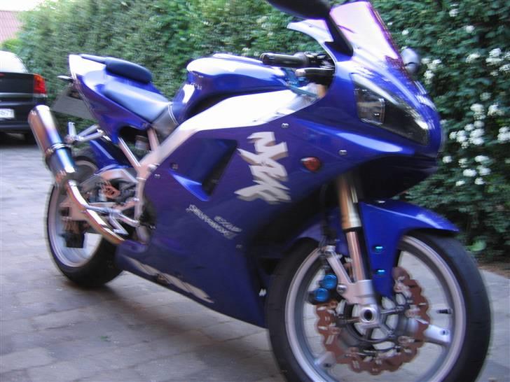 Yamaha YZF R1 billede 4