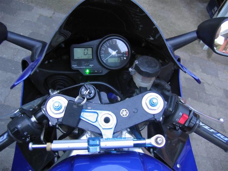 Yamaha YZF R1 billede 7
