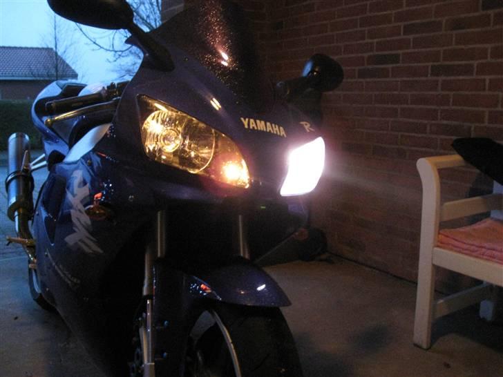 Yamaha YZF R1 billede 10