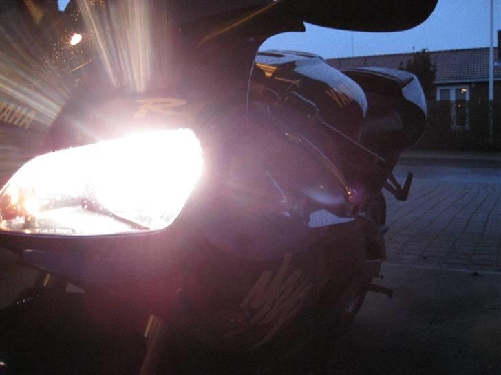 Yamaha YZF R1 billede 11