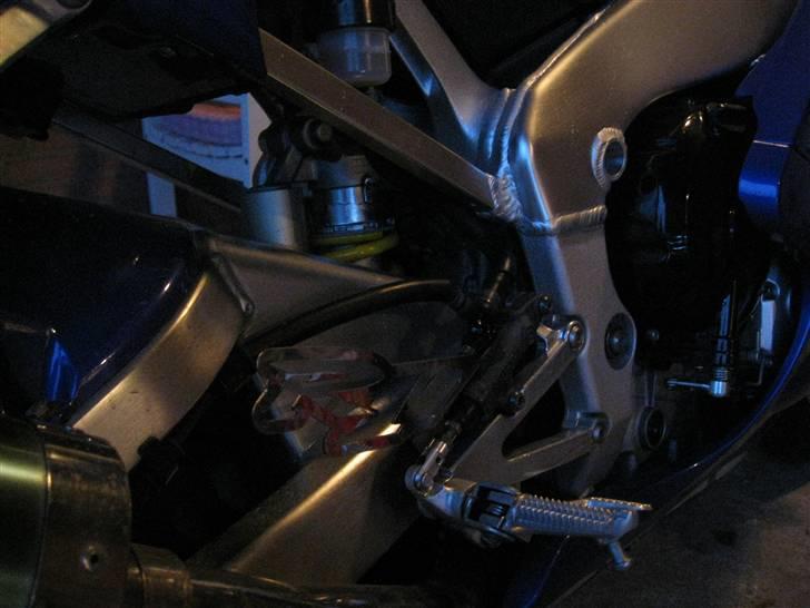 Yamaha YZF R1 billede 13