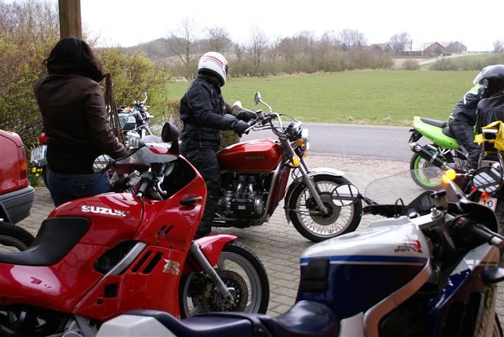 Suzuki Gsx-r 750 *SOLGT* - træf i varde, hvor vi tog til Esbjerg-træf efter morgenkaffe billede 6