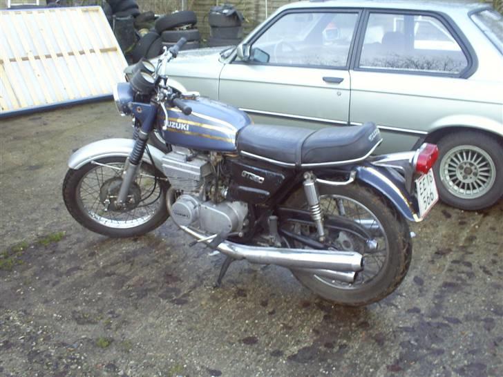 Suzuki GT380 billede 2