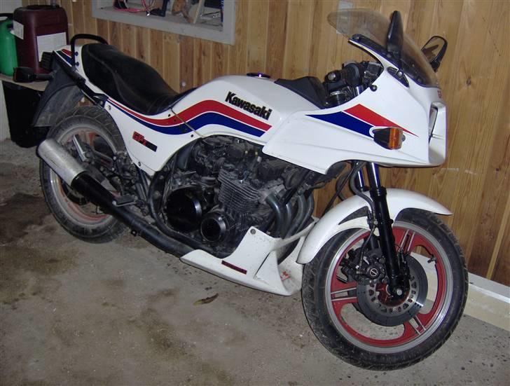 Kawasaki GPz 750 solgt billede 3
