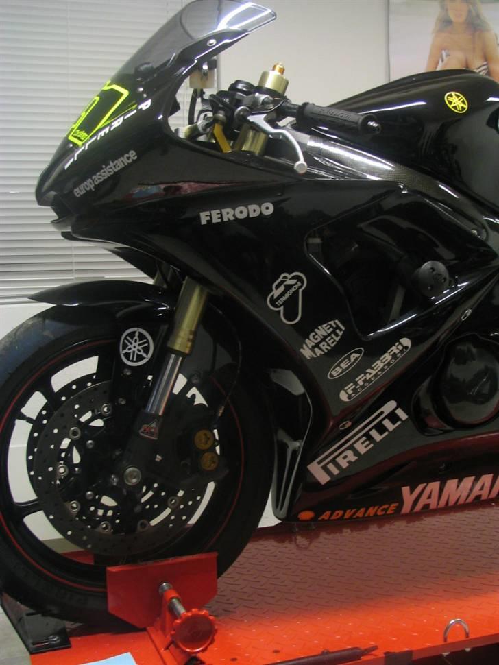 Yamaha YZF R6 Baneracer (solgt)  billede 6