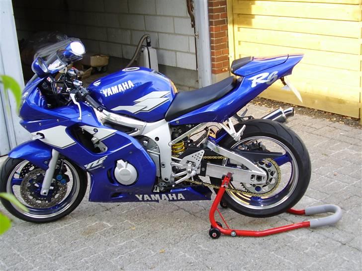Yamaha R6 billede 6