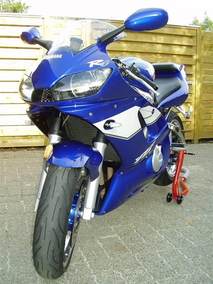 Yamaha R6 billede 8