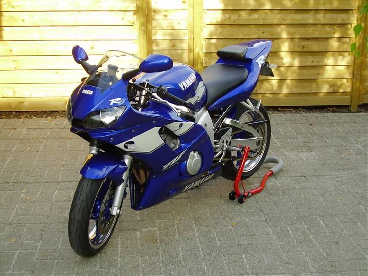 Yamaha R6 billede 9